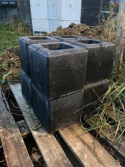 Plotové tvárnice Ferobet - standard