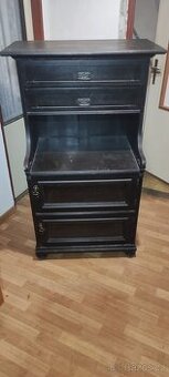 Skříňka starožitná kuchyňská