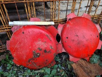 Díl ze zemědělského stroje, traktoru