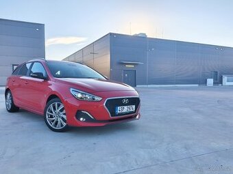Hyundai i30 1.4 T-gdi 103kw top stav