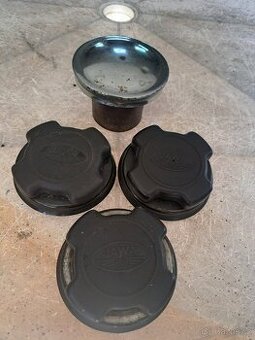 Víčka nádrže na motorky