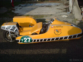 Silniční závodní sidecar