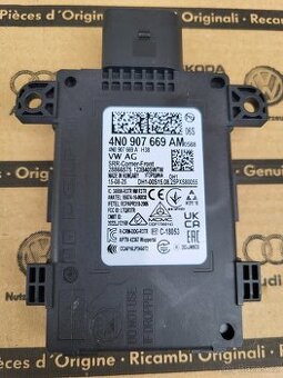 4N0907669AM - Řídící jednotka pro asistenta změny jízdní sto