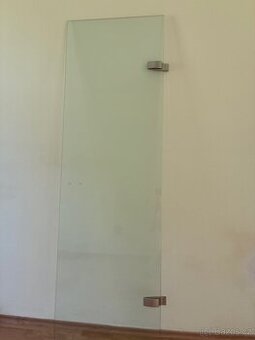 Prodám skleněné saunové dveře.