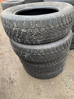 1007. 4x zimní pneu dunlop 195/65 r15 (cca 6 mm)