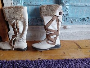 PRODÁM PĚKNÉ ZIMNÍ BOTY - KOZAČKY
