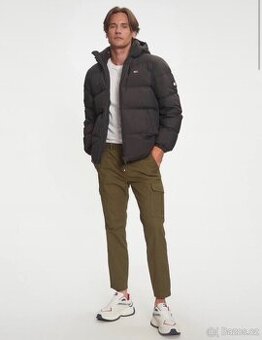 Tommy Jeans Zimní bunda 'Essential', Černá