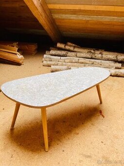 Konferenční stolek