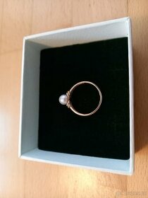 Zlatý briliantový prsten s perlou 0,02 ct NOVÝ