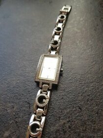 dámské hodinky GUESS stříbrné s kamínky