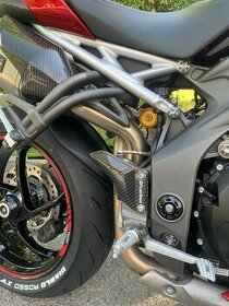 Karbonové kryty na stupačky Triumph Speed Triple RS