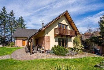 Prodej nadstandartního domu 342 m2 , s pozemkem 1534 m2, Sru