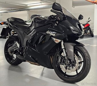 Kawasaki Ninja ZX-6R 2007 – perfektní stav, servisovaná
