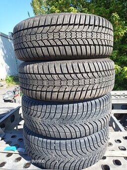 Prodám zimní pneumatiky 195/55 R15 na disku Citroen.