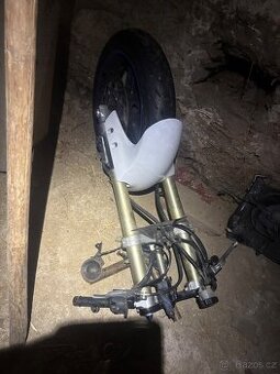 Predek z Yamaha R1 98-01 vhodny na prestavbu na upside-downy - 1
