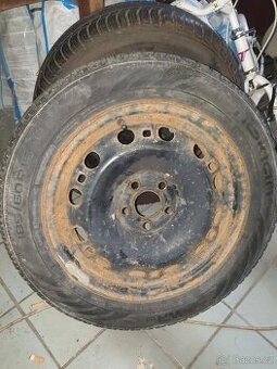 Zimní pneu Nokian 185/60 R15
