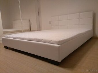 Moderní postel dvoulůžko z eco kůže včetně matrace