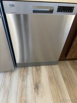 Myčka Beko DFN 26422 X