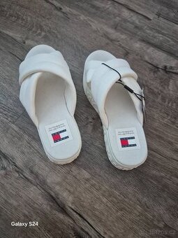 Pantofle TOMMY HILFIGER velikost 38