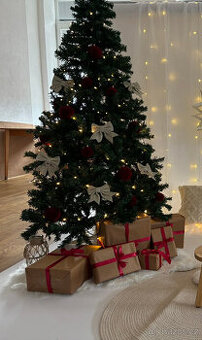 vánoční strom 182cm