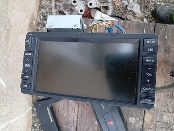 PEUGEOT 4007, CITROEN C-CROSSER ORIG. RÁDIO S NAVIGACÍ