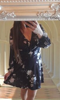 Lipsy květované šaty s dlouhými rukávy