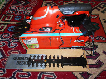 Nůžky aku na trávu Black-Decker GSL700