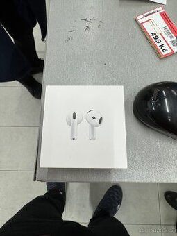 Prodám sluchátka Apple Air Pods 4