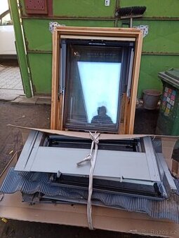 Prodám CD střešní okna top stav, kus 1600 Kč