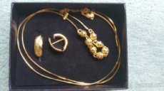 Šperky- hodinky, prsteny, přívěsky, perly....