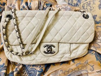 Chanel White Large Iridescent Calfskin Chic Quilt Flap