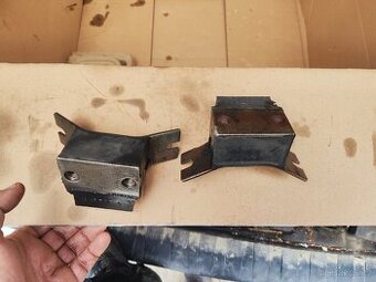 Silenblok prevodovky škoda