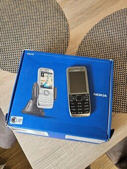 Nokia E52 krabicovka