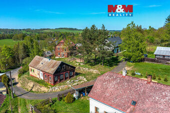 Prodej rodinného domu s pozemky ve Starých Křečanech, 728 m2