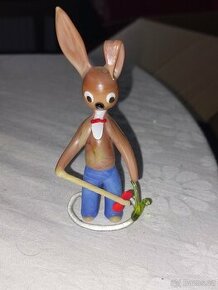 J.Brychta skleněná  figurka zajíc  s pomlazkou