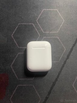Nabijecí pouzdro AirPods - 1