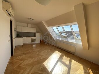 Pronájem slunného bytu 2+kk, 70 m2 - Praha - Holešovice- Let