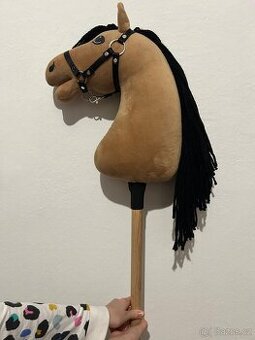 HobbyHorse Samanta s černou ohlávkou,zn. LarDen, velikost S