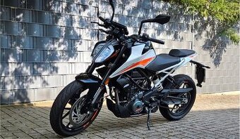 KTM Duke 390 pouze 700km