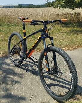 Rock Machine Blizz Carbon Jako nové