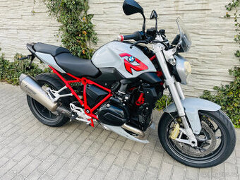 BMW R1200R LC r.v.2016 najeto 41tis km Akrapovič