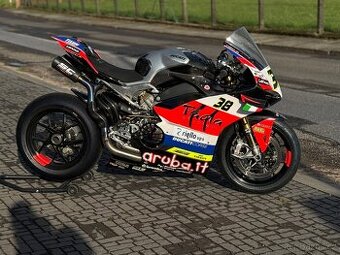 Ducati Panigale V4S, 2020, motor čerstvě po GO
