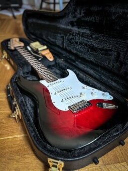 Squier Standard Stratocaster + hard case