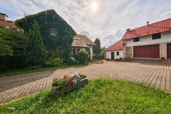 Prodej podkrovního bytu 4+1 s garáží