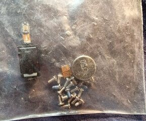 samsung S 10 +  konektor  sluchatek ,vibracni motor sroubky