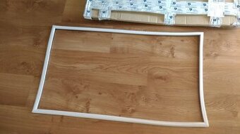 Těsňení k lednici Whirlpool bílé