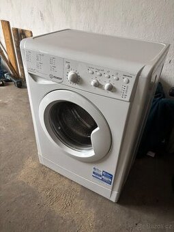 Pračka Indesit
