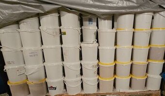 včelí med přímo od včelaře z vlastních včel.