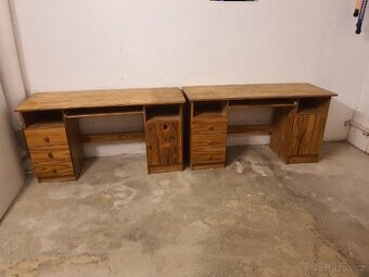 Daruji za odvoz dva stoly z masivu.
