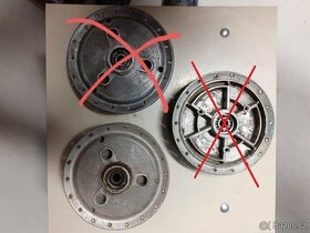 2x střed kola jawa pionyr 20-21-23, 1x jawa 550 - 555